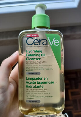 Hydrating Foaming Oil Cleanser