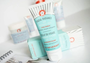 First Aid Beauty Facial Radiance Aha Intensive Peel