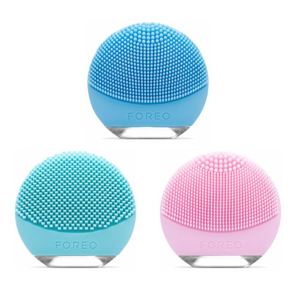 Foreo Luna GO Compact Facial Cleansing Brush and Anti Aging Massager (110-220V Voltage) - 1set