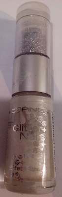 Glitter nails