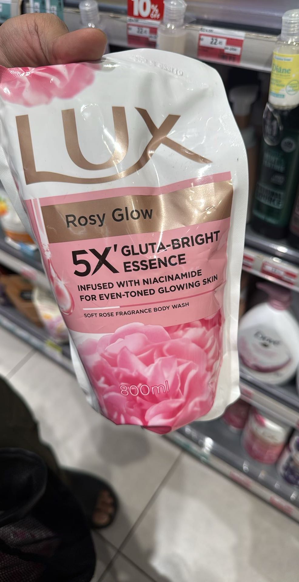 LUX Rosy Glow 5X Gluta-Bright Essence Soft Rose Fragrance Body Wash 800ml