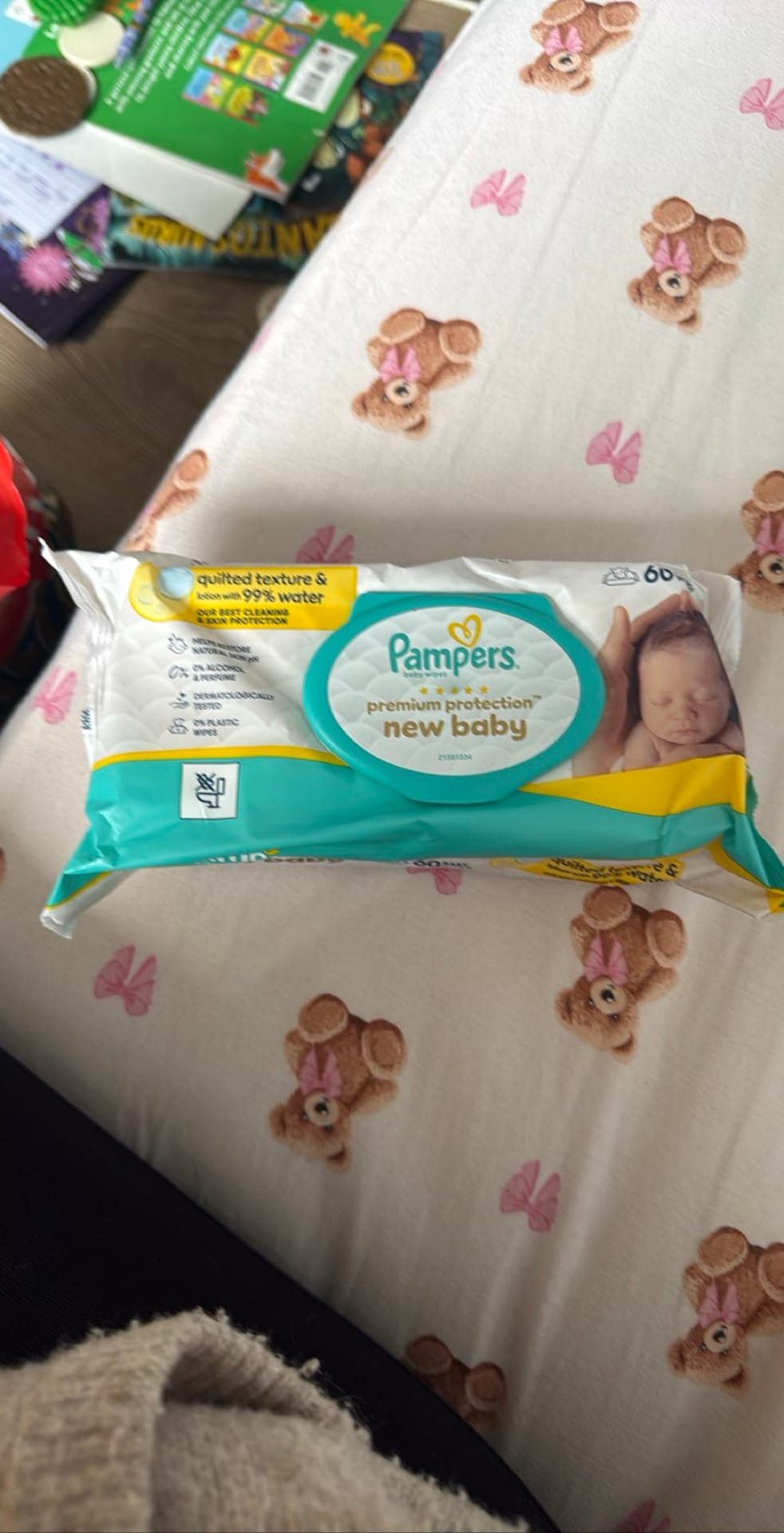 Pampers Premium Protection New Baby 60 wipes