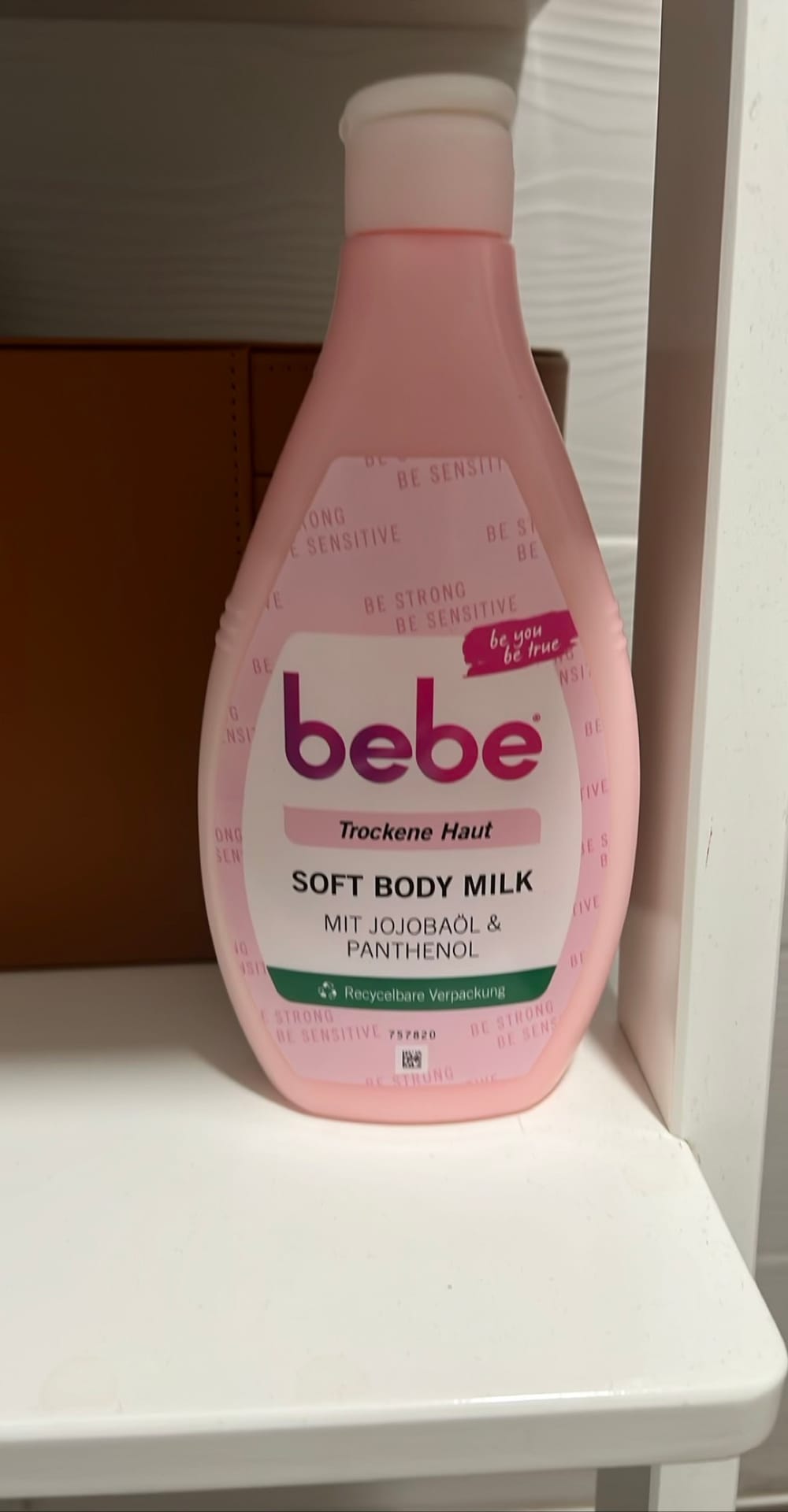 bebe Trockene Haut Soft Body Milk mit Jojobaöl & Panthenol