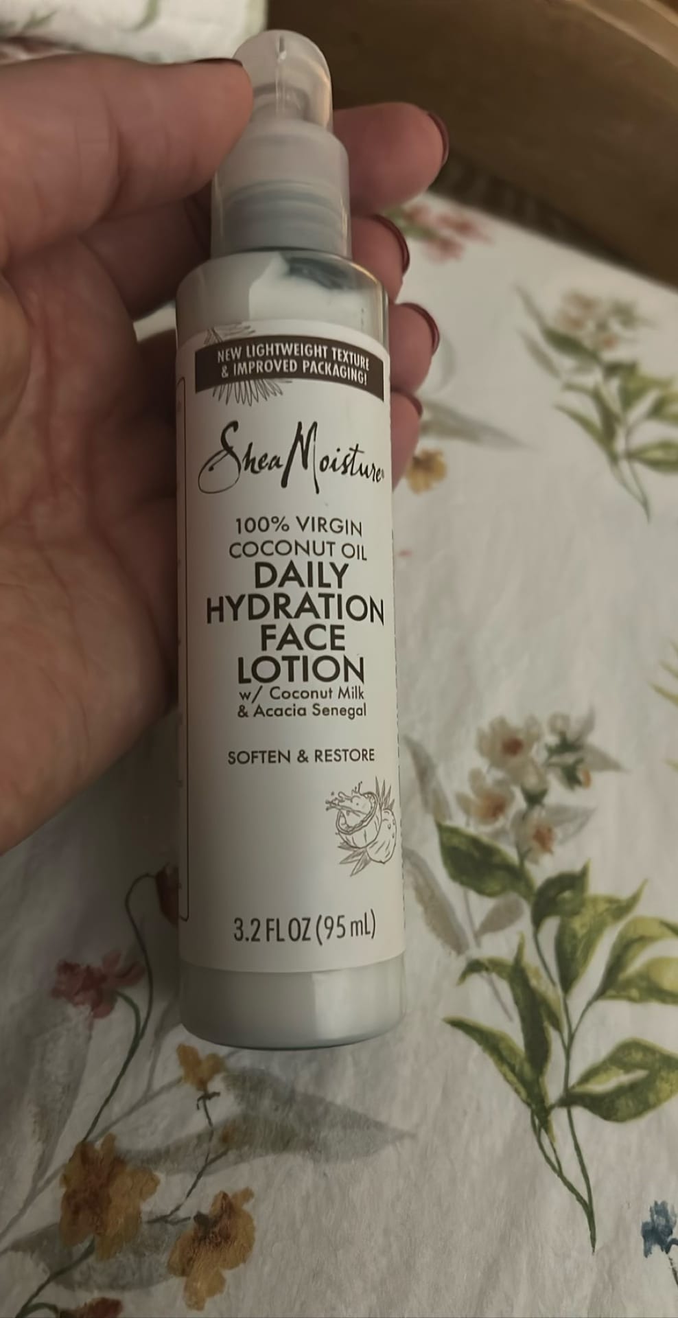 100% Virgin Coconut Oil Daily Hydration Face Lotion w/ Coconut Milk & Acacia Senegal (3.2 fl oz / 95 mL)